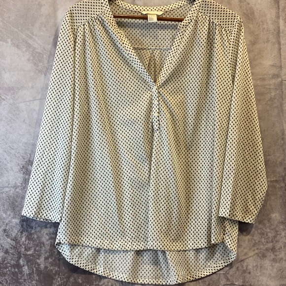 H&M Tops - H&M flowey blouse